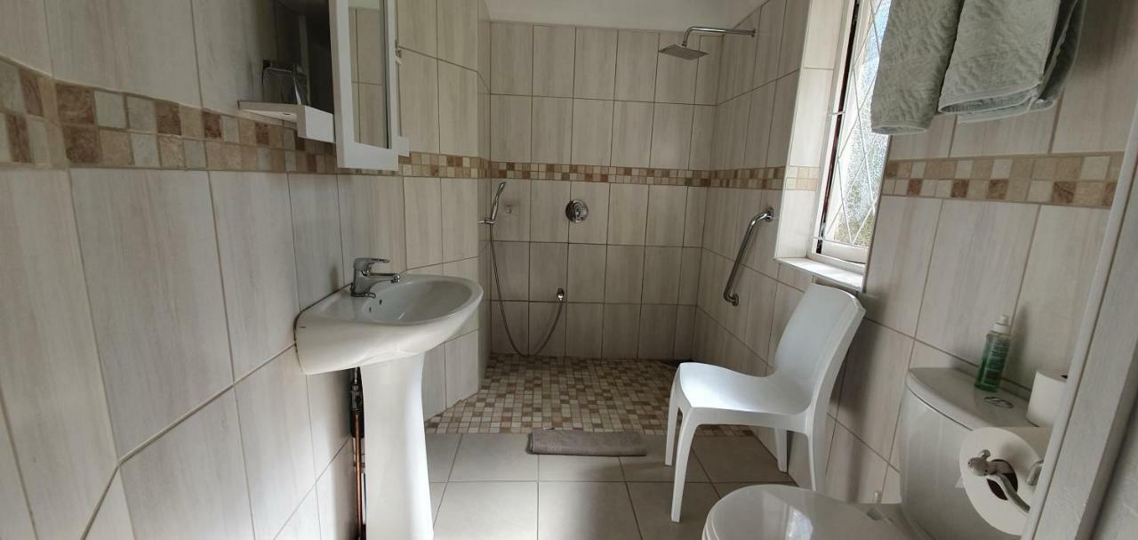 Chez Nous Bed And Breakfast & Self Catering Dundee Dış mekan fotoğraf